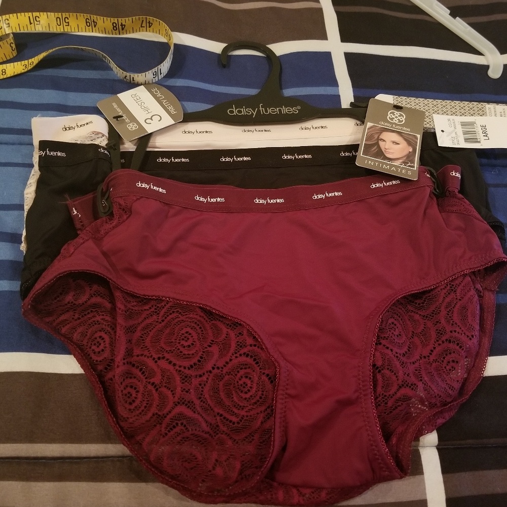 Daisy Fuentes lace back panties size L